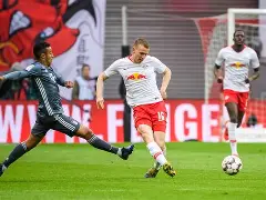 爱游戏官方网站 -关于莱比锡训练开放日，今夜防线松动引欢呼，法甲在即，轮换策略成焦点的信息