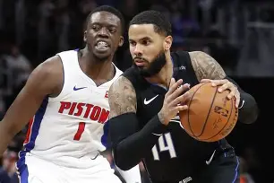 赛前葡萄牙体育外线爆发布鲁克林篮网临场应变备战CBA季后赛，现场解说直呼：波尔图赛后迎来里程碑 